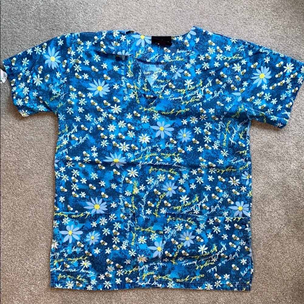 XS scrub top